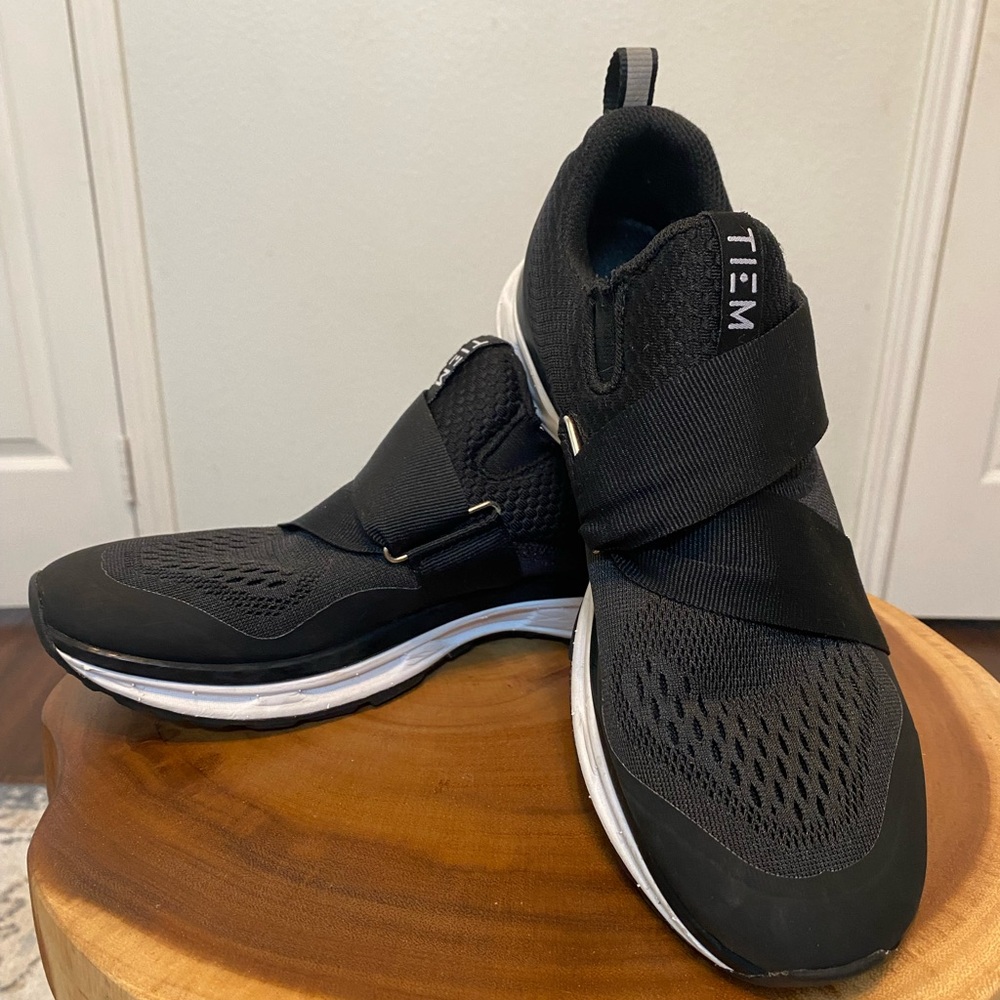 TIEM Cycle Black Shoes Size 7.5